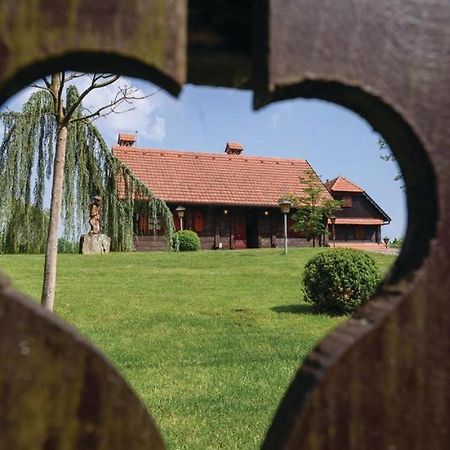 Vila Imanje Tomasic Podvornica Exteriér fotografie